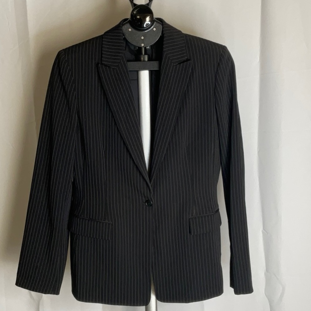 Suit jacket Tahari size 10